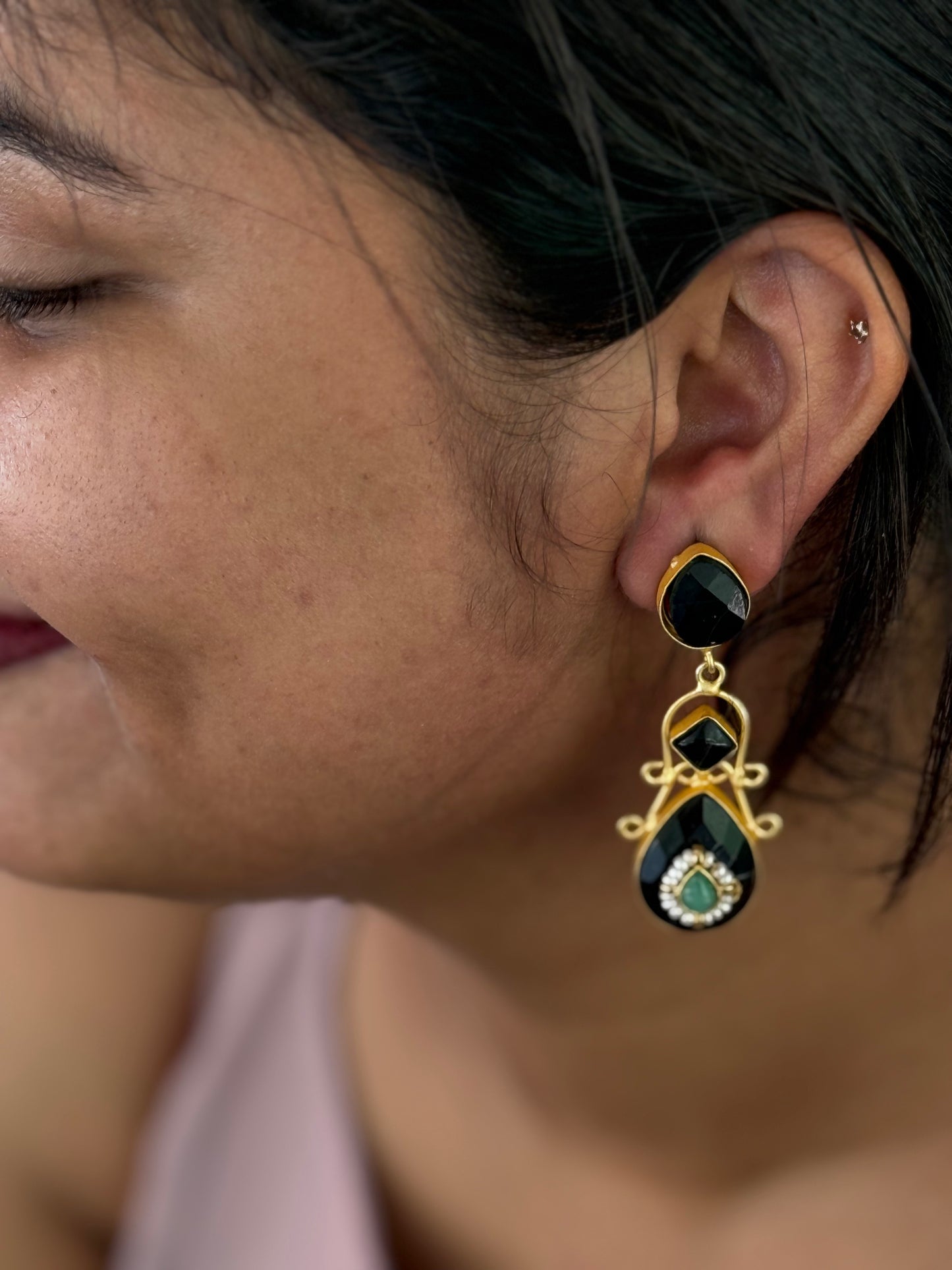 Black kundan drop earring